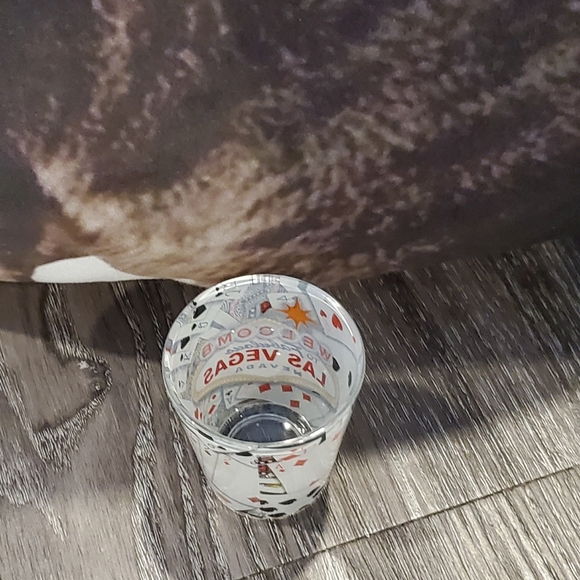 12/$30 π° Las Vegas Shot Glass - Picture 4 of 6
